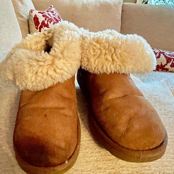 UGG MINI BAILEY BUTTON II BOOT - Picture 11 of 11